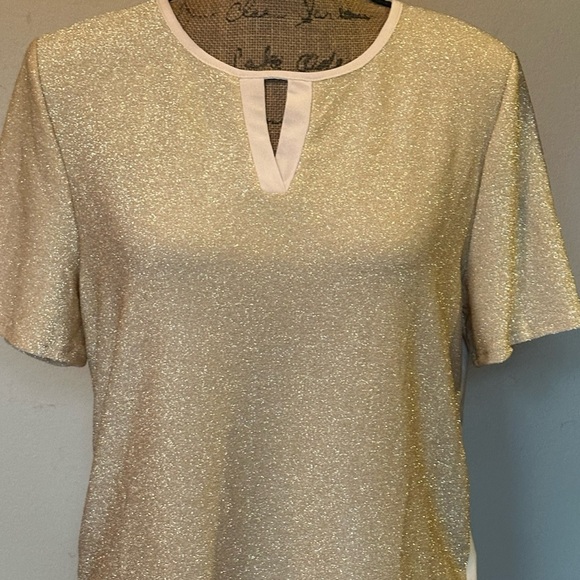 Gorgeous gold petite top-New with tag! - Picture 2 of 3